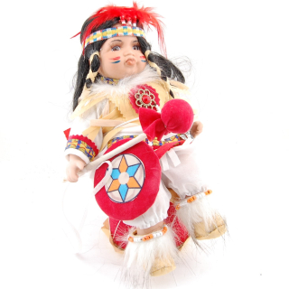 Porcelánova bábika Indiánka s bubnom- IN-9